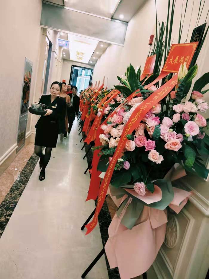 羞羞视频免费在线观看禮金讚助敬（jìng）贈（zèng）花藍